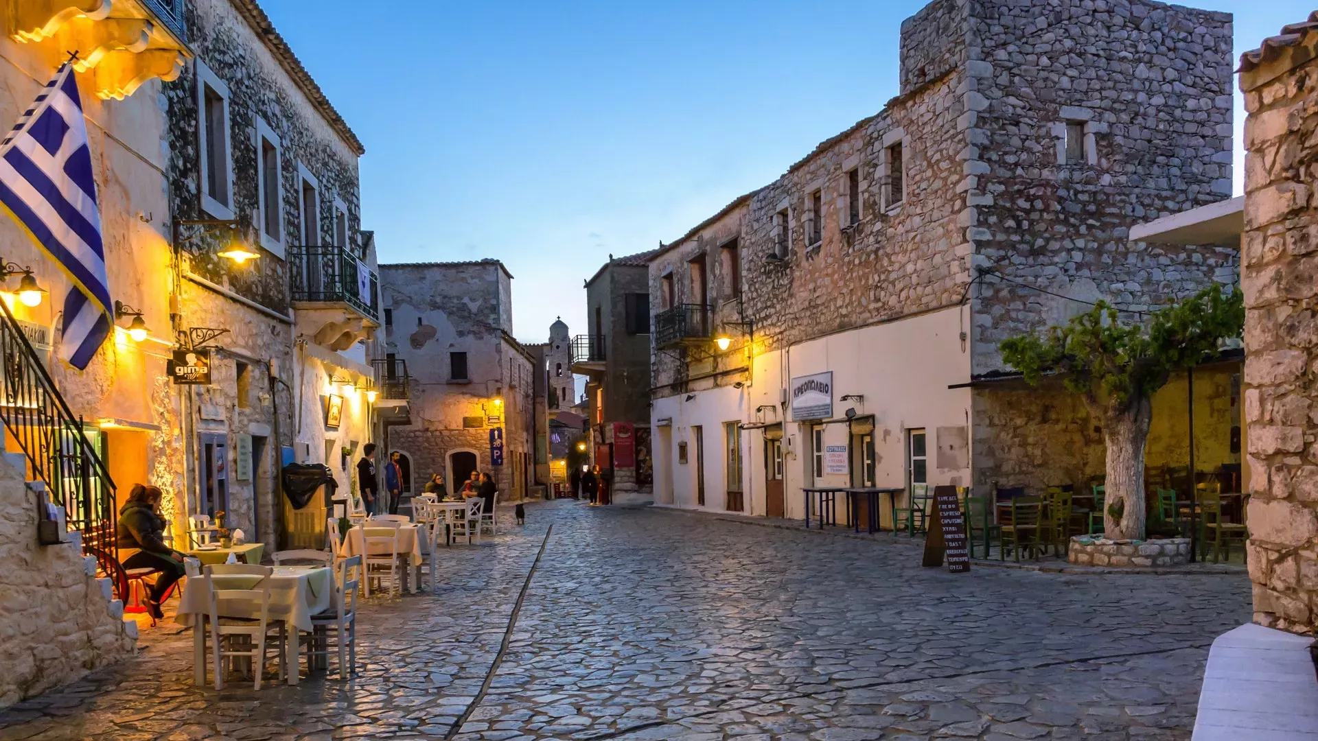 Ανοιξιάτικες Αποδράσεις: 10 Ταξιδιωτικοί Προορισμοί για την 25η Μαρτίου - Αρεόπολη