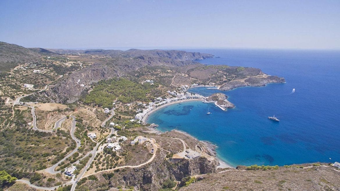 Καψάλι: Το Γραφικό Λιμάνι των Κυθήρων