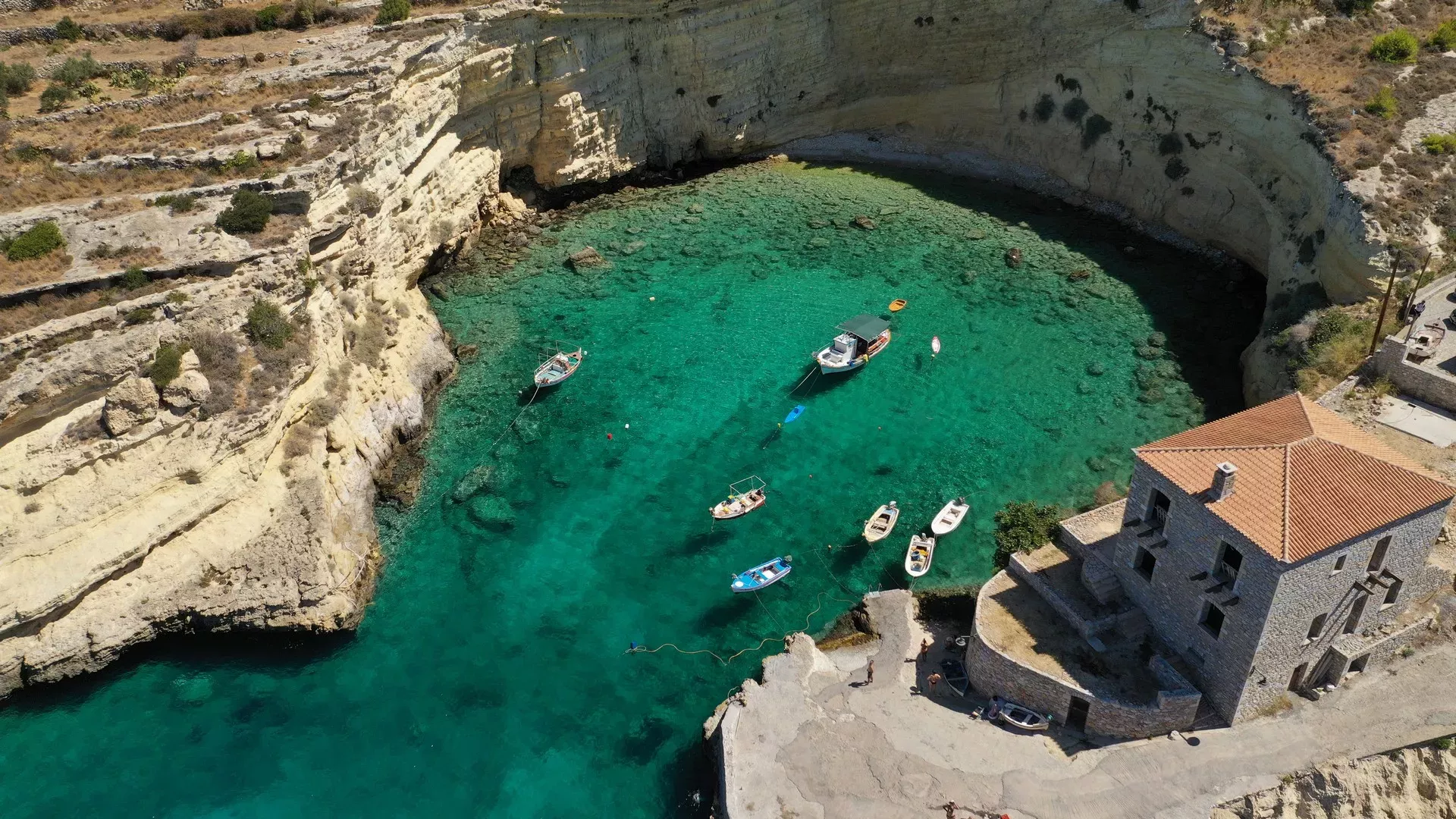 Λακωνική Μάνη: 11 στάσεις που πρέπει να κάνεις 10 mezapos mani