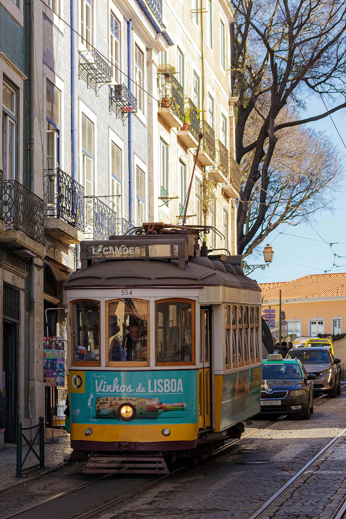 pexels anderson pereira tram lisboa