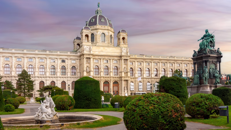 Βιέννη με Παιδιά: Τα Καλύτερα Μέρη για Μια Οικογενειακή Εξόρμηση 22 Μουσείο Φυσικής Ιστορίας στη Βιέννη: Διαδραστική Μάθηση για Μικρούς και Μεγάλους