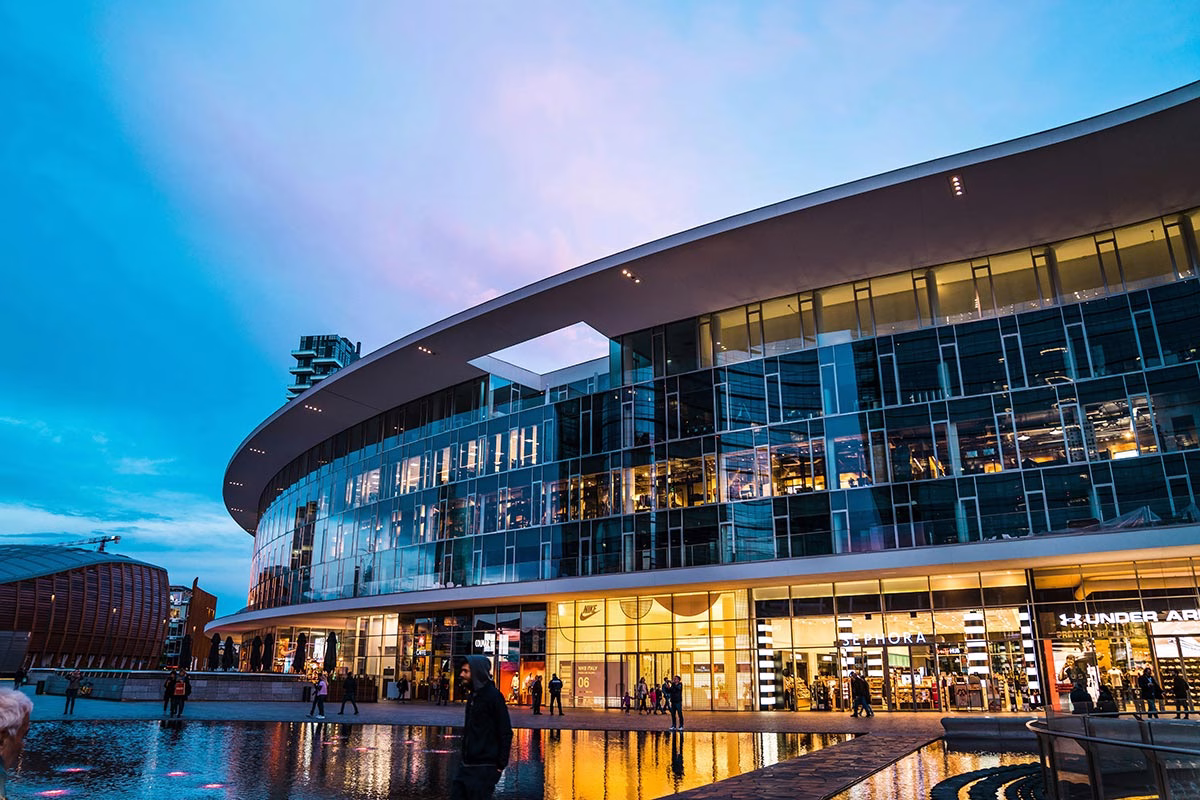 Τα 10 Αξιοθέατα στο Μιλάνο που Δεν Πρέπει να Χάσετε 32 Gae Aulenti