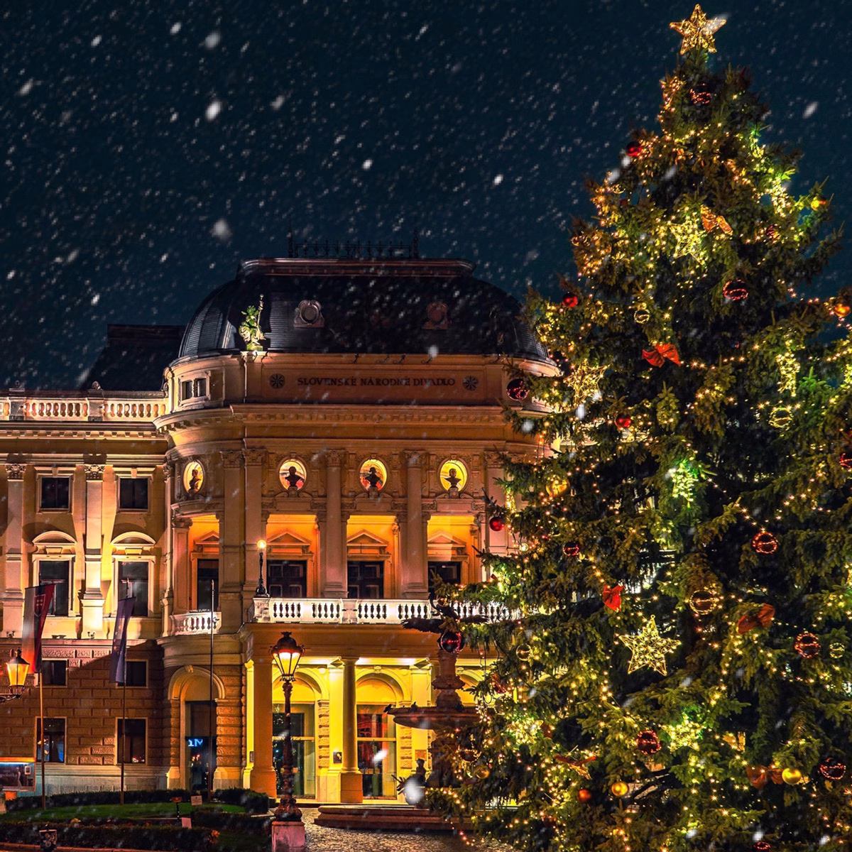 Χριστούγεννα στη Μπρατισλάβα: Μια Μαγεία στην Καρδιά της Ευρώπης 18 Χριστούγεννα στη Μπρατισλάβα: Μια Μαγεία στην Καρδιά της Ευρώπης