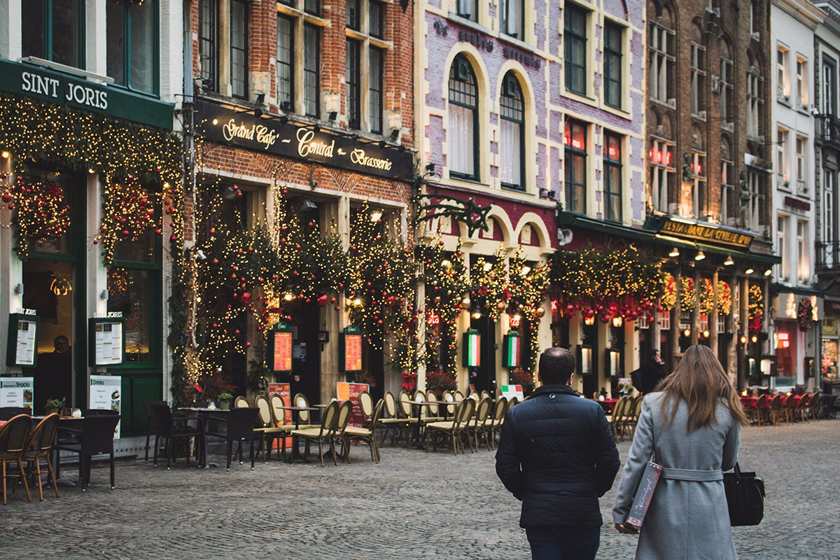 Γεύματα σε Τοπικά Εστιατόρια