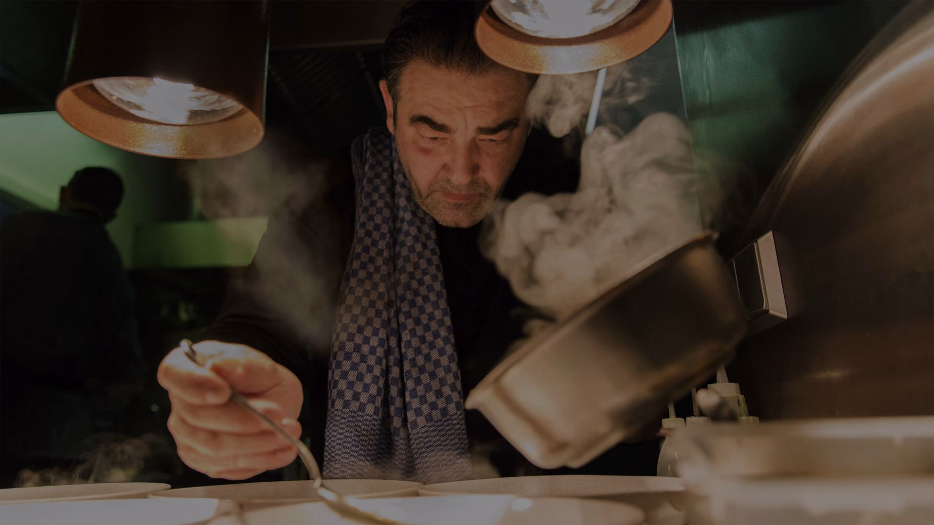 Amador: Ένα Ταξίδι σε Τρεις Αστέρες