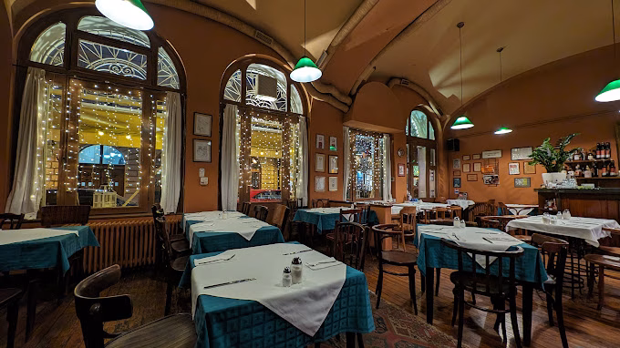 Τα 15 Καλύτερα Εστιατόρια στη Βουδαπέστη: Πού να Φάτε το 2025 34 Το Café Kör είναι ένα από τα πιο αγαπημένα εστιατόρια της Βουδαπέστης